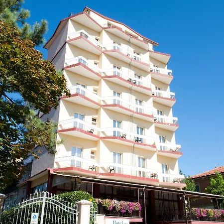 Hotel Royal Пезаро Экстерьер фото